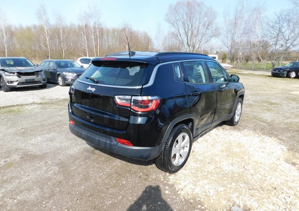 Jeep Compass cena 25830 przebieg: 182000, rok produkcji 2019 z Twardogóra małe 46